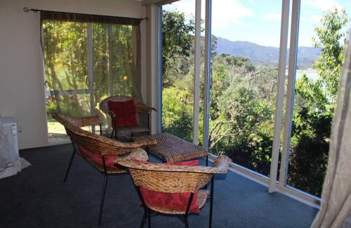 Coromandel House | Skyehaven Holiday Home - Coromandel Town