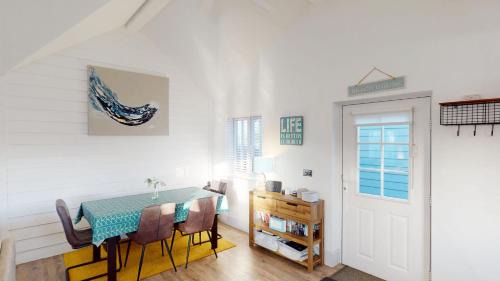 Filey House | Skylark at The Bay Filey, sleeps 5, 2 dogs welcome for free too