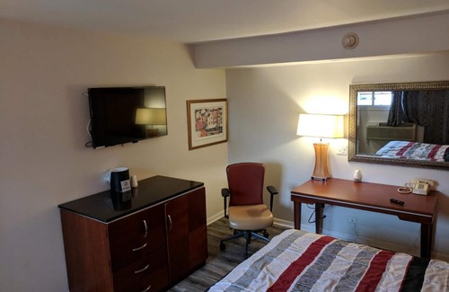Garfield Ridge Hotel | Skylark Motel