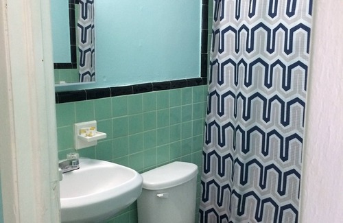 Perry Hotel | Skylark Motel