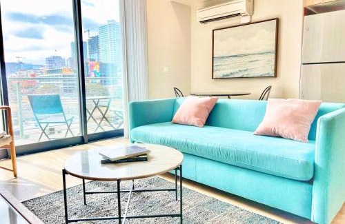 East Village Apartment | Skyline Flat Facing Downtown San Diego