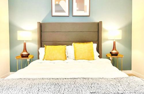 East Village Apartment | Skyline Flat Facing Downtown San Diego