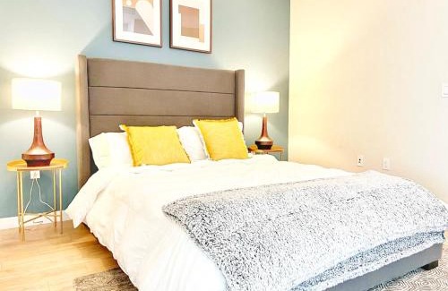 East Village Apartment | Skyline Flat Facing Downtown San Diego