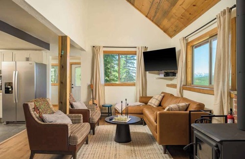 Saint Mary's House | Skyline Lodge Summary