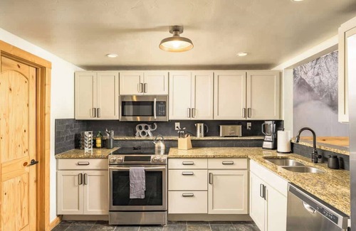 Saint Mary's House | Skyline Lodge Summary