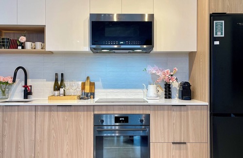 Regent Park Hotel | Skyline Luxe Panoramic Suites & towers Toronto