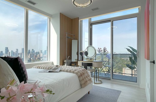 Regent Park Hotel | Skyline Luxe Panoramic Suites & towers Toronto
