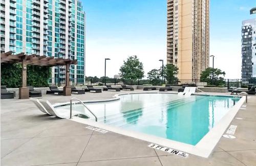 North Buckhead Apartment | Skyline Luxe Penthouse, Top Floor, Balcony, Pool, Amazing View