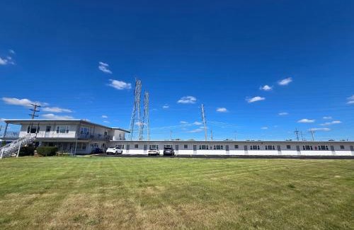 McCook Hotel | Skyline Motel