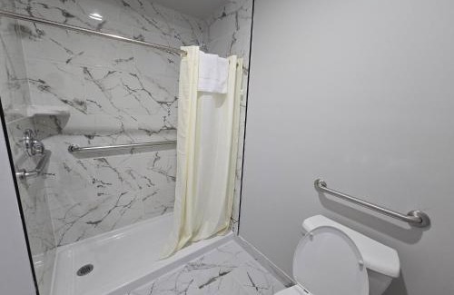 McCook Hotel | Skyline Motel