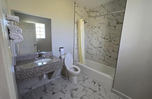 McCook Hotel | Skyline Motel