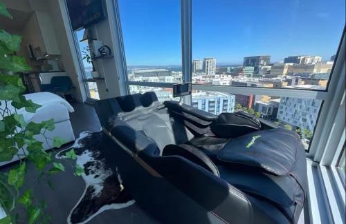 Mission Bay Apartment | Skyline & Ocean Views I Faith Filled SF Stay Gym