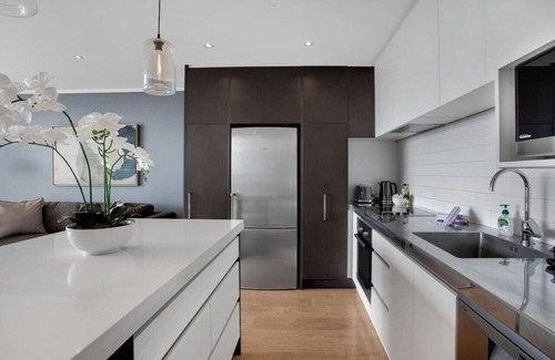 Auckland Central Business District Apartment | Skyline Serenade Apt with SkyCity View and Parking