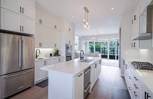Bowmanville House | Skyline Serenity 4000+ SqFt of Luxury with Rooftop Terrace | Elevator &Lake View