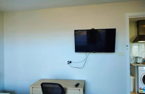 Lindisfarne Apartment | Skyline Serenity Lower - Close to city and airport