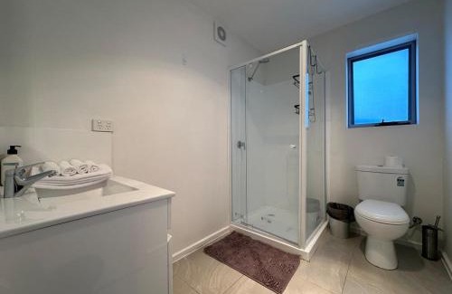 Lindisfarne Apartment | Skyline Serenity Lower - Close to city and airport