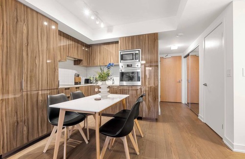 Bay Cloverhill Apartment | Skyline Toronto with City view