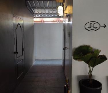 Khlong Toei Apartment | Skyline View - BTS Thong Lo