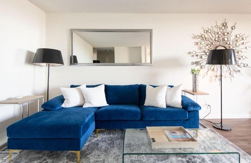 Norma Triangle Apartment | Skyline Views 1-Bedroom with Balcony and Pool