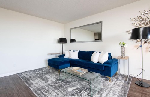Norma Triangle Apartment | Skyline Views 1-Bedroom with Balcony and Pool