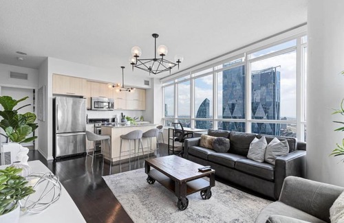 Downtown Toronto House | Skyline Waterfront 2BR plus 2BA wParking near MTCC
