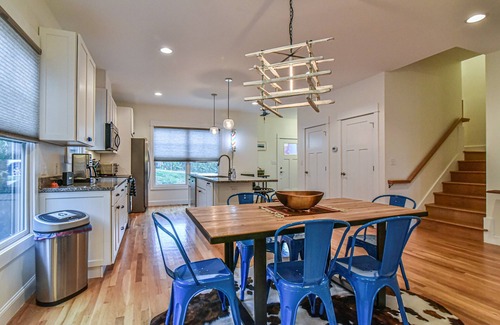 East End - Valley Street House | Skyloft – Stunning Views, Modern Space