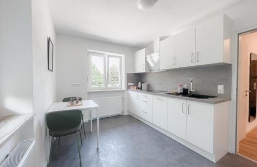 Unterallgau Apartment | Skyrise Apartments - Zentral mit Küche, Balkon und Parkplatz
