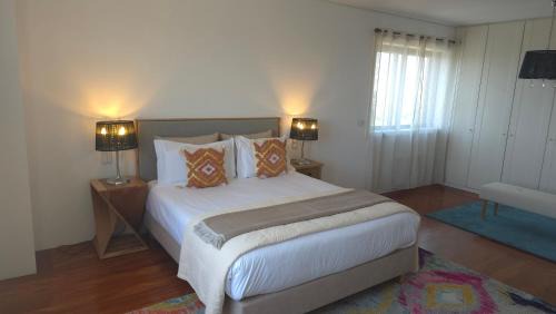 Ramalde Apartment | Skyview with Balcony and Garage