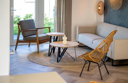 Sint Maarten House | Slapen tussen de duinen by Droomvilla