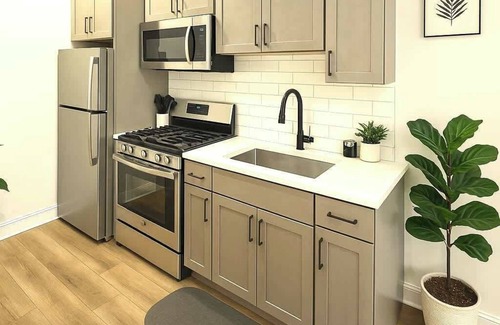 Evanston Apartment | Sleek and cozy 1BR Apartment