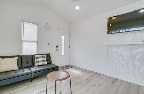 El Paso House | Sleek and Modern El Paso Retreat about 6 Mi to Downtown!