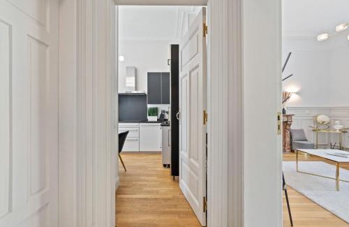 Limpertsberg Apartment | Sleek and Sophisticated in Prime Location