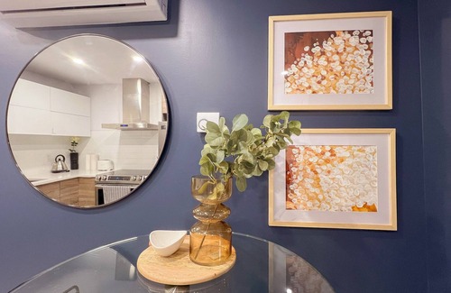 Cote-Des-Neiges—Notre-Dame-De-Grace House | Sleek * brand-new * 2 BRs 2 queen * Gym 24/7