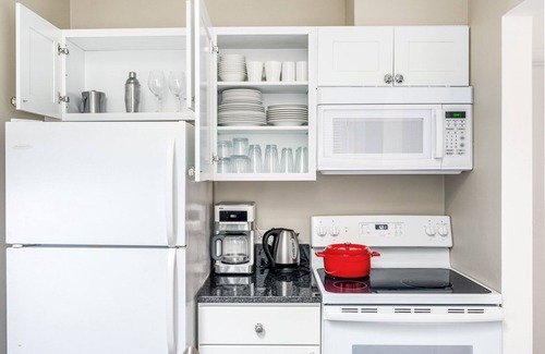 Adams Morgan Apartment | Sleek, Dupont Circle 2BR nr. U Street, Metro & Glen’s Mkt, by Blueground