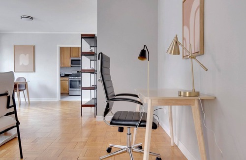 Evanston Apartment | Sleek Evanston 1BR w/Dishwasher, walk to Northwestern, by Blueground