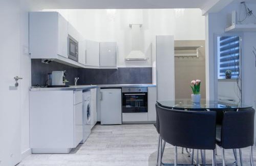 Ferencvaros Apartment | Sleek Minimalist Studio at Inner City