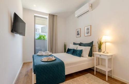 Leca da Palmeira Apartment | Sleek & Modern Flat w/Private Garage by HostWise