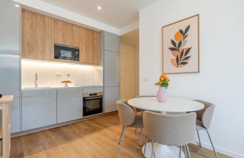 Leca da Palmeira Apartment | Sleek & Modern Flat w/Private Garage by HostWise