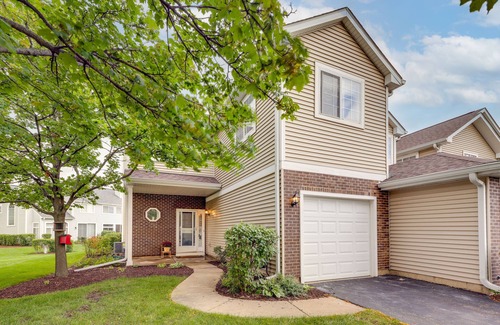 Forestview House | Sleek + Modern Lombard Townhome w/Pond View!