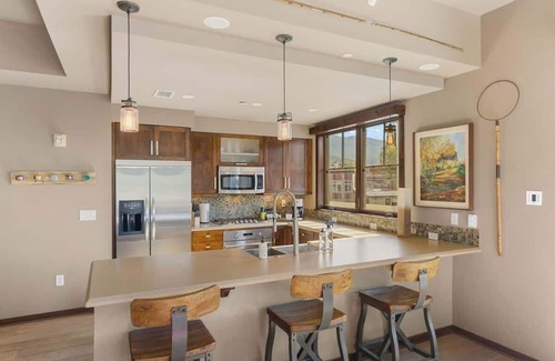 Downtown Steamboat Springs Condo | Sleek Mountain Retreat | Downtown | Summer A/C