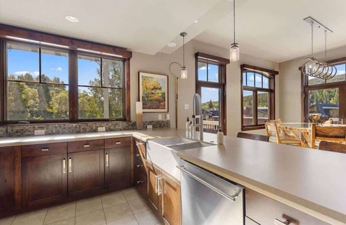 Downtown Steamboat Springs Condo | Sleek Mountain Retreat | Downtown | Summer A/C
