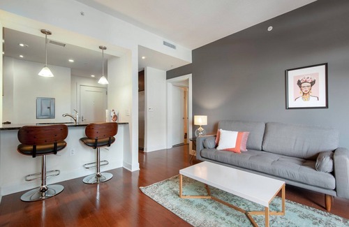 Mount Vernon Triangle Apartment | Sleek Mt. Vernon 1BR w/Gym, W/D, 2 Pools, roomy rooftop, by Blueground