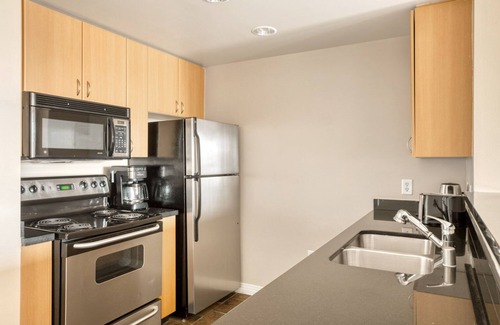 Old Pasadena Apartment | Sleek Pasadena 1BR w/Gym & Pool, nr Colorado Ave, by Blueground