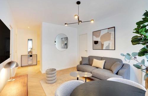 Levallois-Perret Apartment | Sleek & Refined Apartment - Levallois-Perret