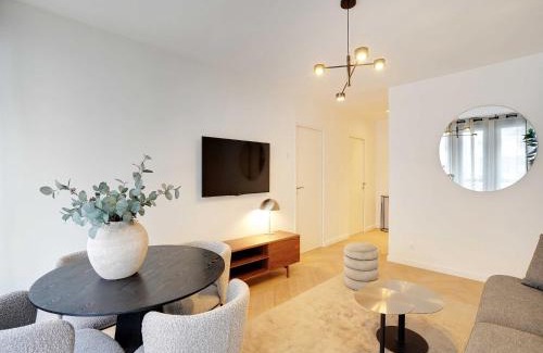 Levallois-Perret Apartment | Sleek & Refined Apartment - Levallois-Perret