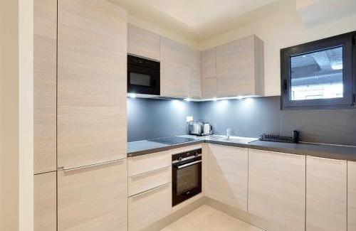 Levallois-Perret Apartment | Sleek & Refined Apartment - Levallois-Perret