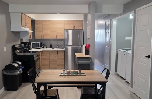 Cornwall Apartment | Sleek & Stylish 2 bedroom unit