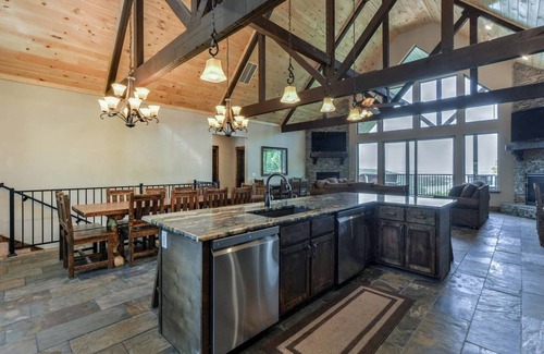 Indian Point House | Sleep 36 - 16 King Beds - Indoor Pool - 3 min to SDC! -Vanessa's Vacation Homes
