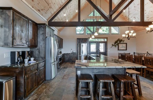 Indian Point House | Sleep 36 - 16 King Beds - Indoor Pool - 3 min to SDC! -Vanessa's Vacation Homes