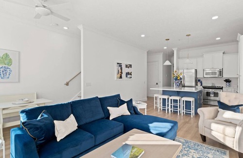 Long Beach House | Sleep 53 | 4 Units | Steps to Beach | Pool